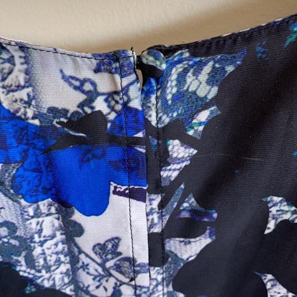 2/$24 Flowered short sleeved blouse - Picture 7 of 7